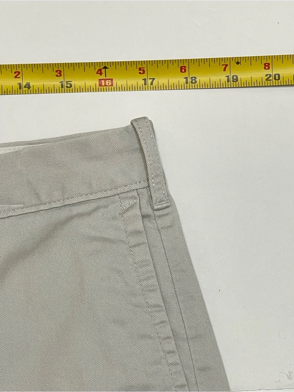 J. Crew Men’s Flat Front Chino Beige Khaki Shorts Size 34 with 9” Inseam